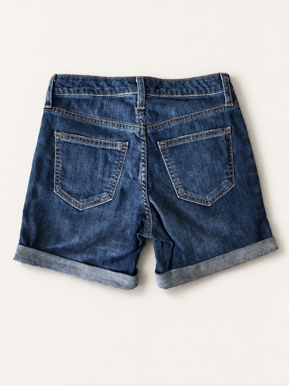 Universal Thread Mid Rise Boyfriend Short - Picture 2 of 9